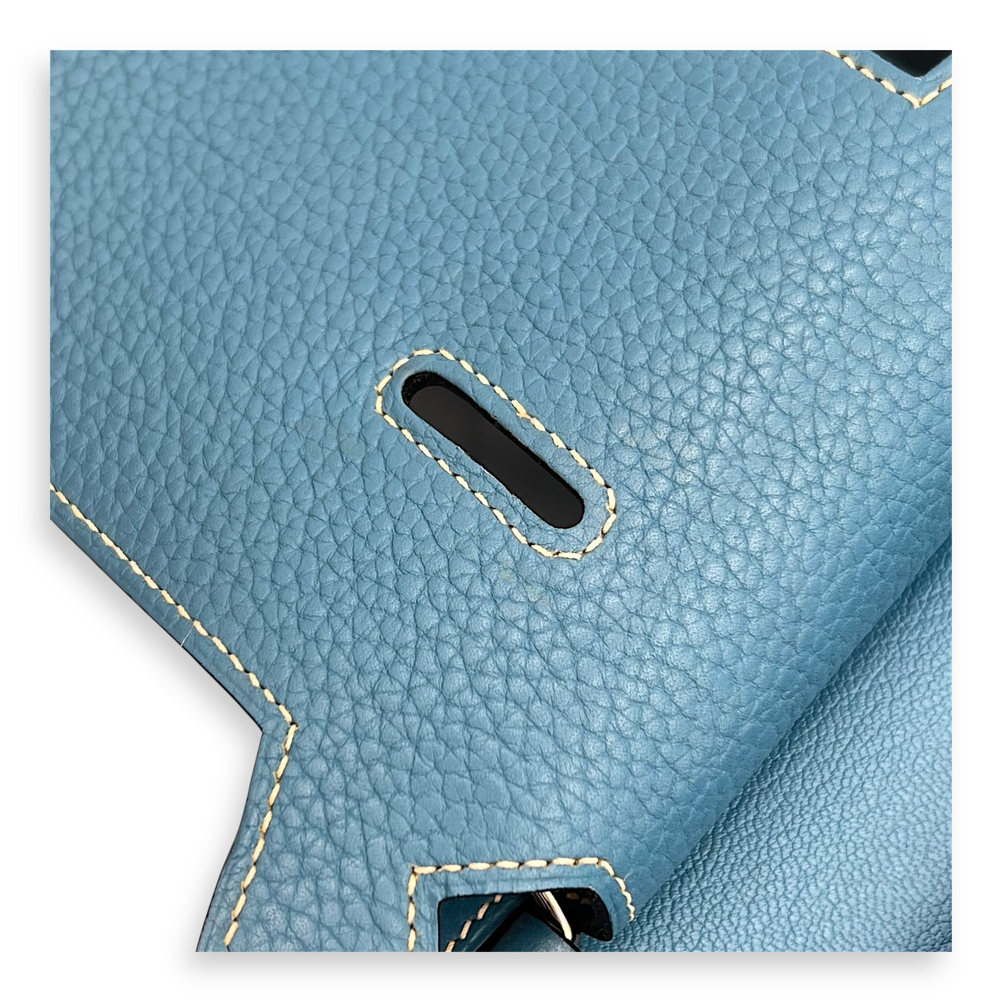 Jypsiere 28 Blue Shoulder Bag in Clemence, Palladium hardware - Image 9