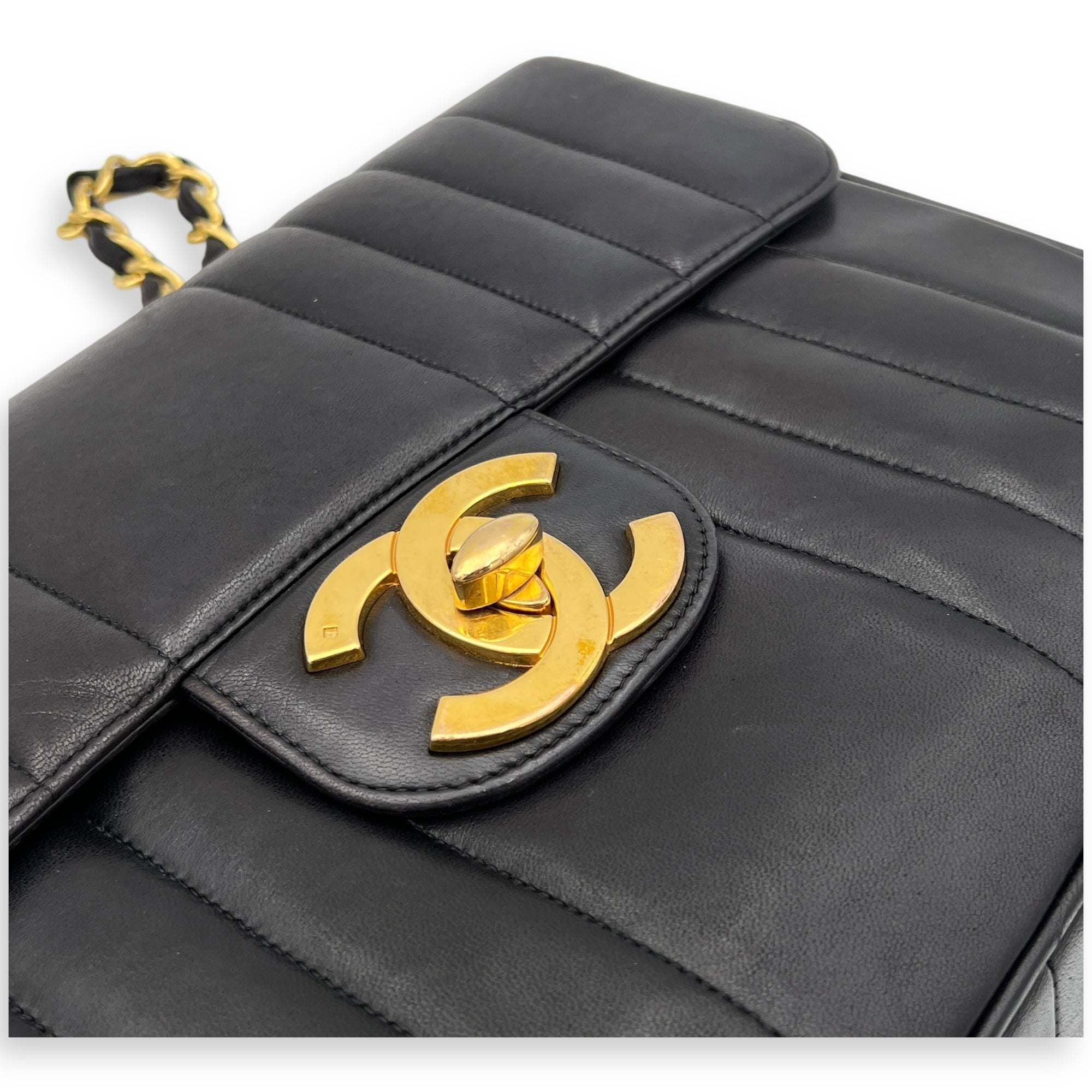 CC Jumbo Vintage Flap Black Shoulder Bag in Lambskin, Gold hardware - Image 7