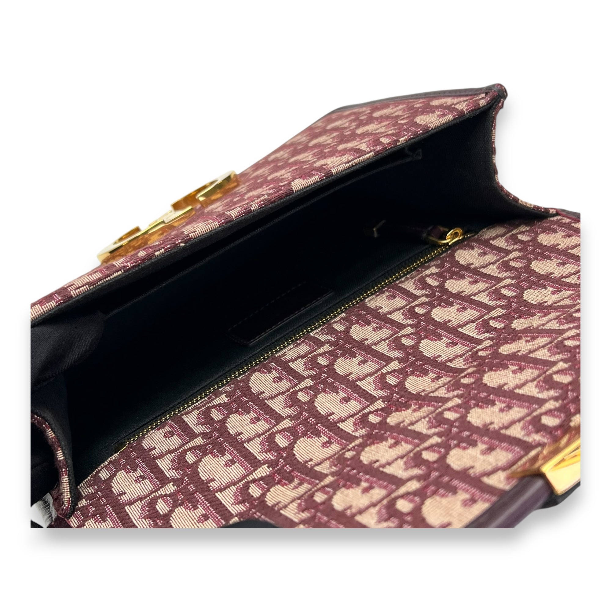 30 Montaigne Medium Red Crossbody Bag in Jacquard, Gold hardware - Image 13