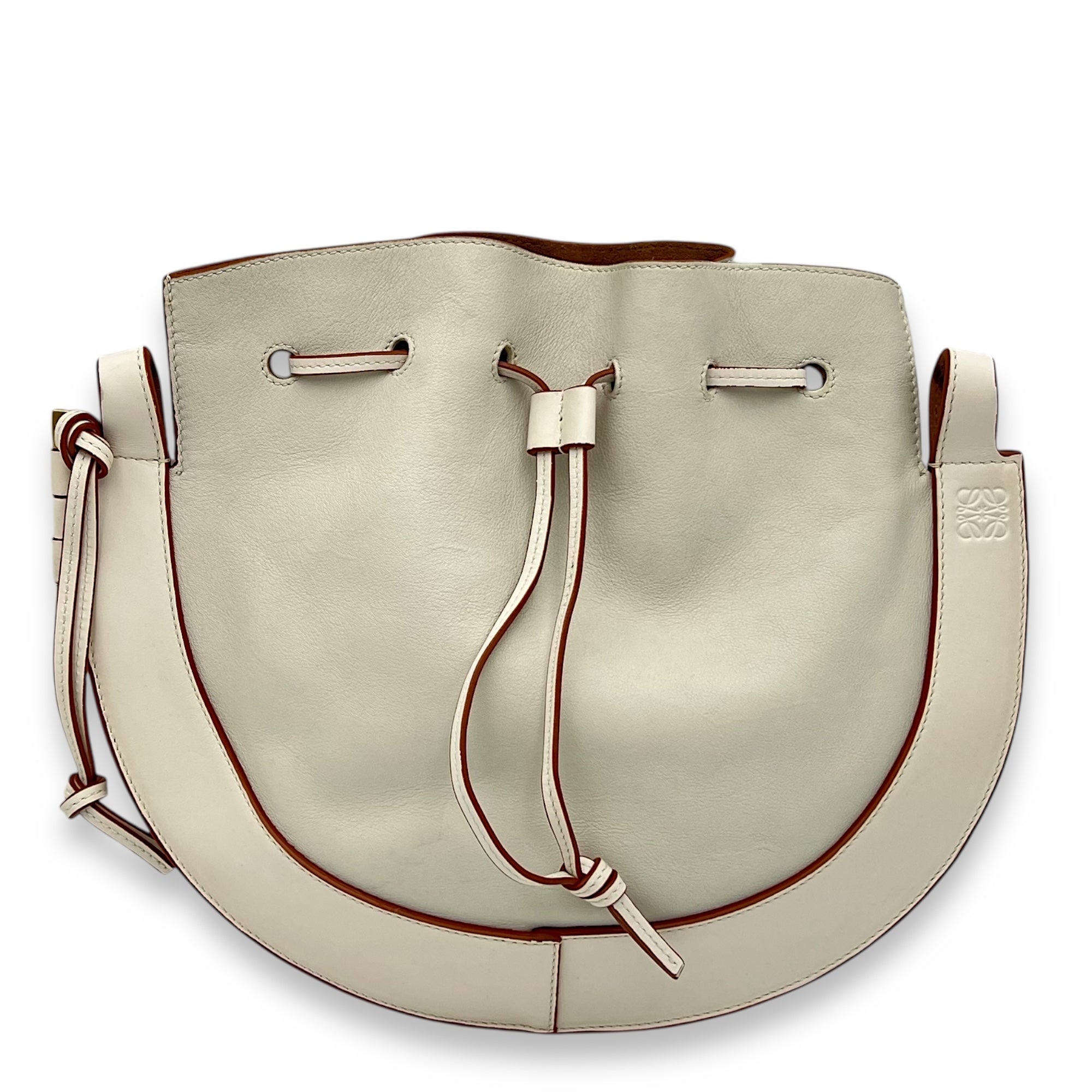 Horseshoe Crossbody Bag White in Calfskin, Gold hardware