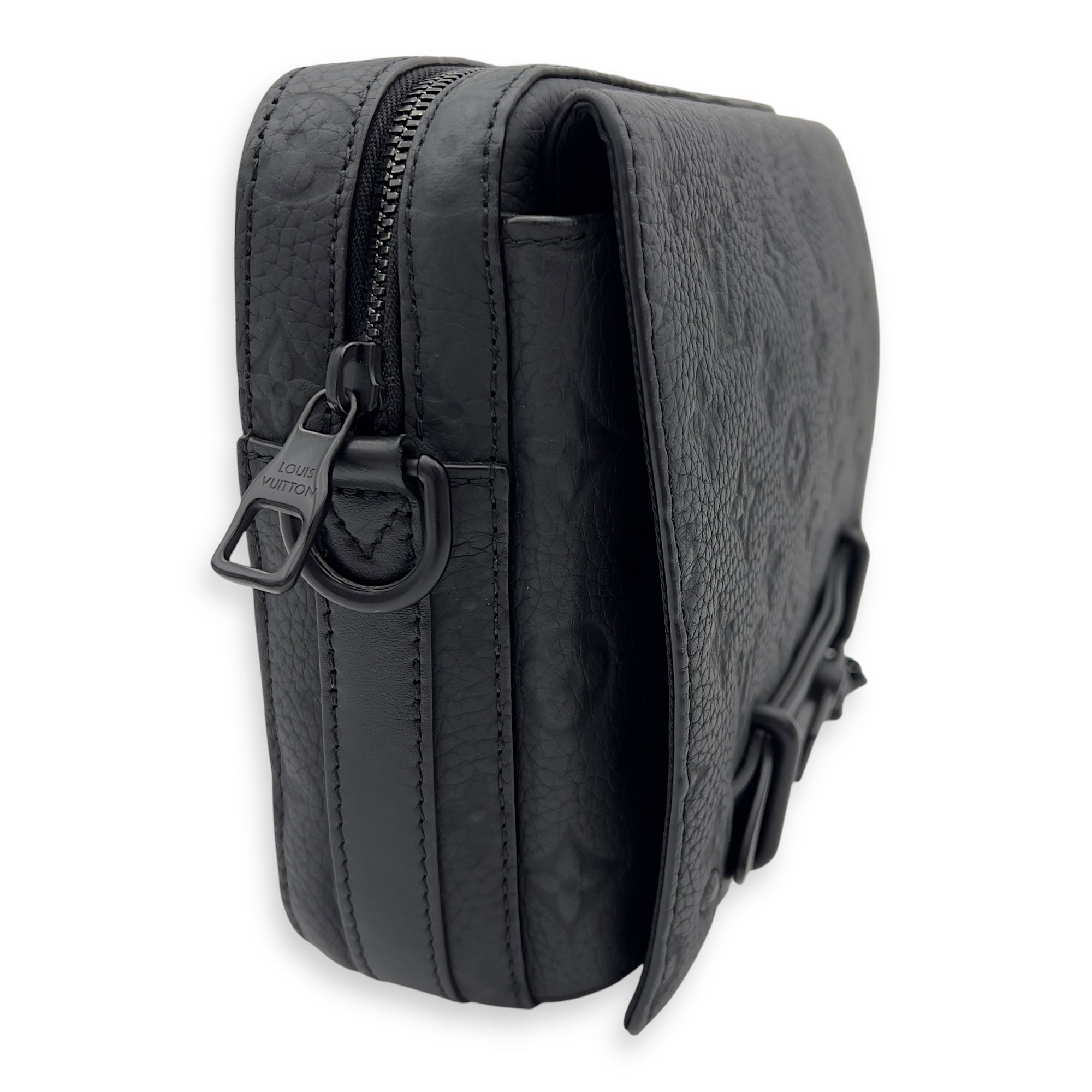 Steamer Black Messenger in Taurillon Leather, Lacquered Metal hardware - Image 5