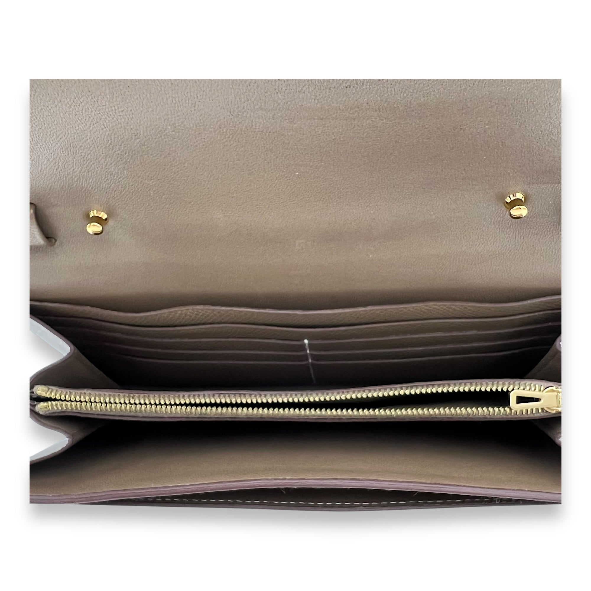 Constance On The Go Etoupe in Epsom, Gold hardware - Image 7