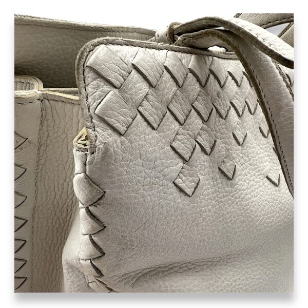 Intreciatto Top handle bag in Intrecciato leather, Ruthenium Hardware - Image 8