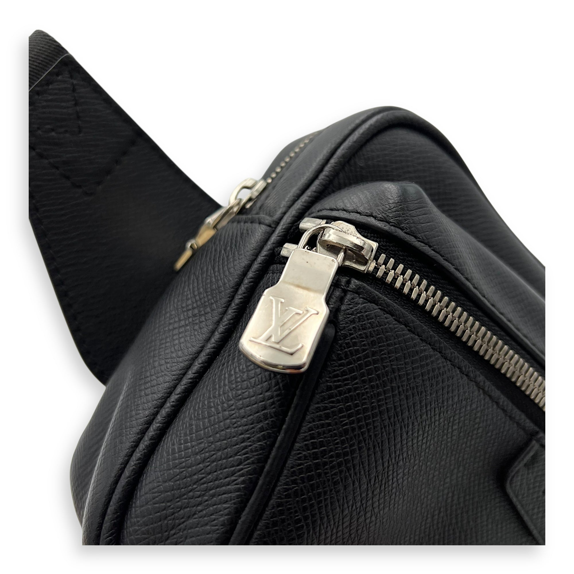 Outdoor Black Belt Bag in Taiga Leather, Silver hardware - Image 8
