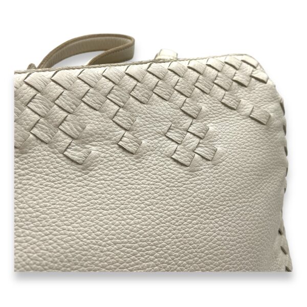Intreciatto Top handle bag in Intrecciato leather, Ruthenium Hardware - Image 9