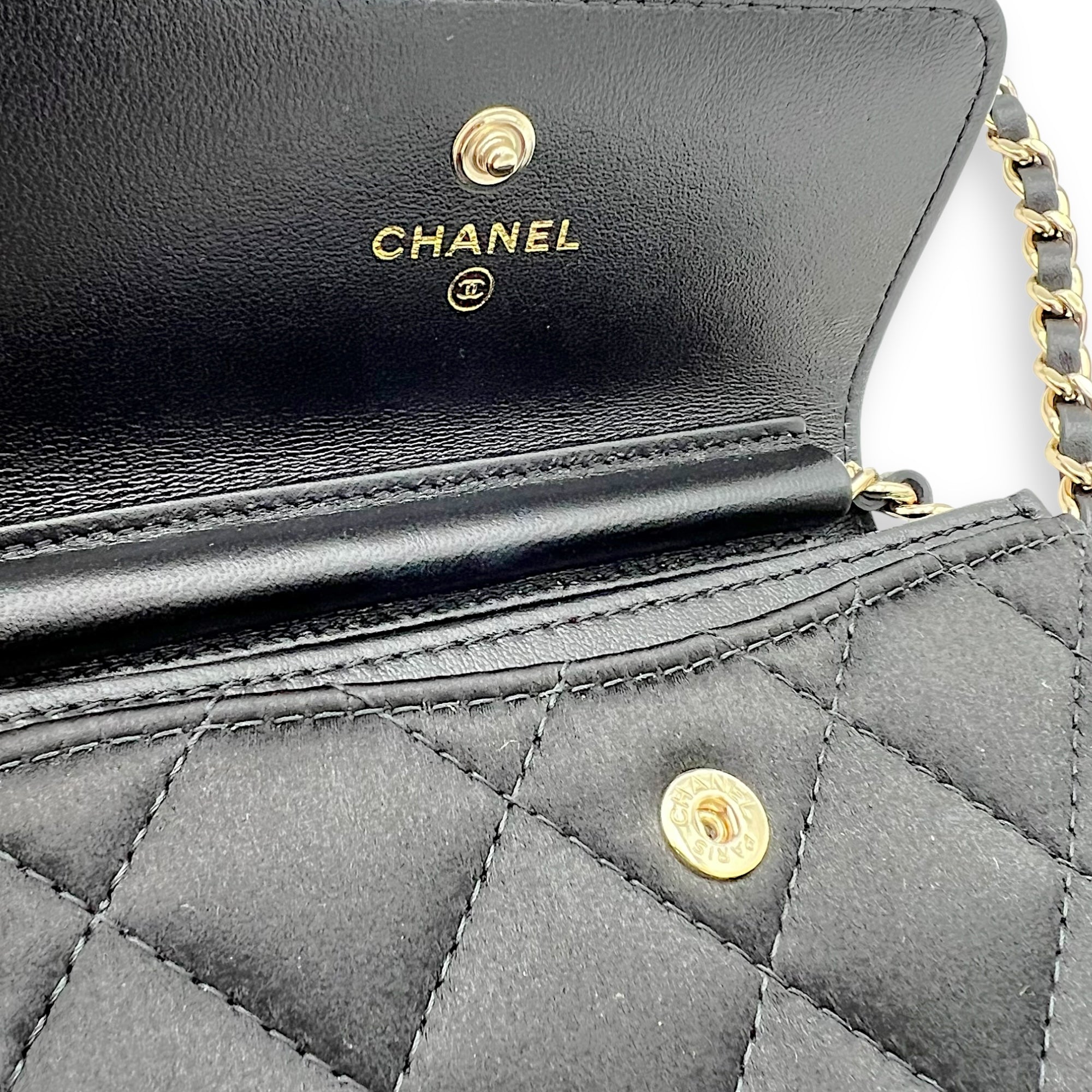 VIP Gift CC Wallet On Chain Black in Satin, Gold hardware - Image 10