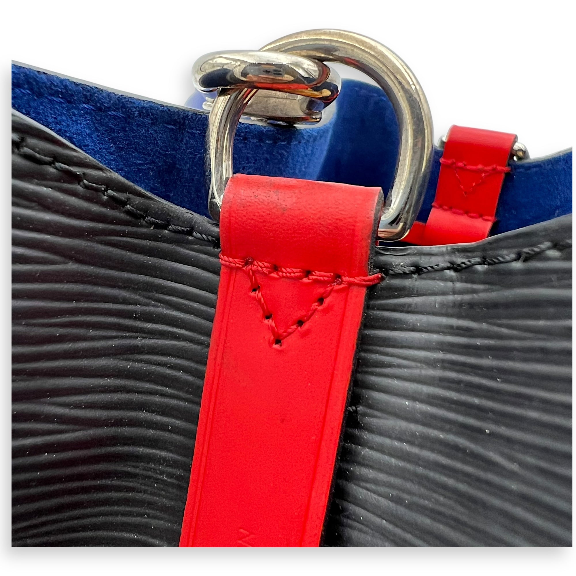 NeoNoe Shoulder Bag BB Black in Epi Leather, Silver hardware - Image 13