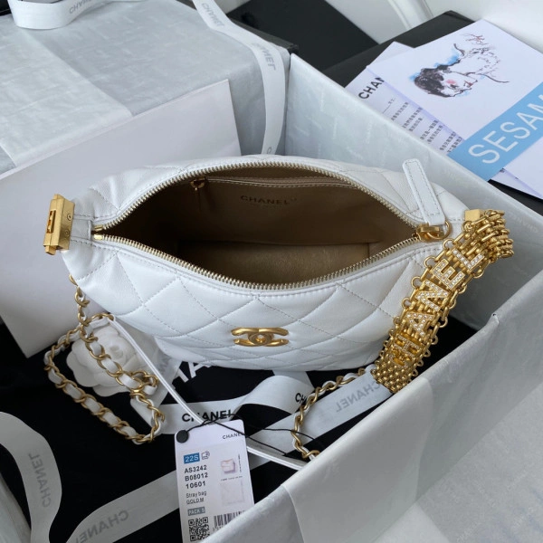 EasyMatch CHANEL SMALL HOBO BAG 1655 - Image 7