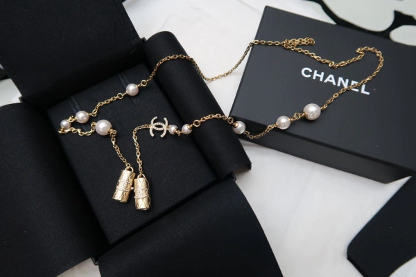 SmartChoice CHANEL AIRPODS NECKLACE 1700 - Image 4