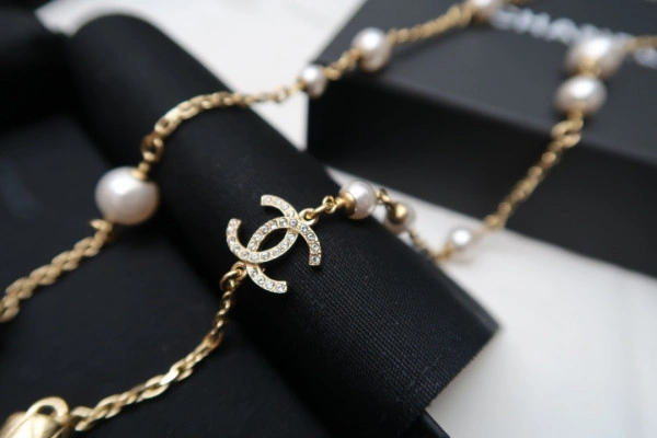 SmartChoice CHANEL AIRPODS NECKLACE 1700 - Image 8