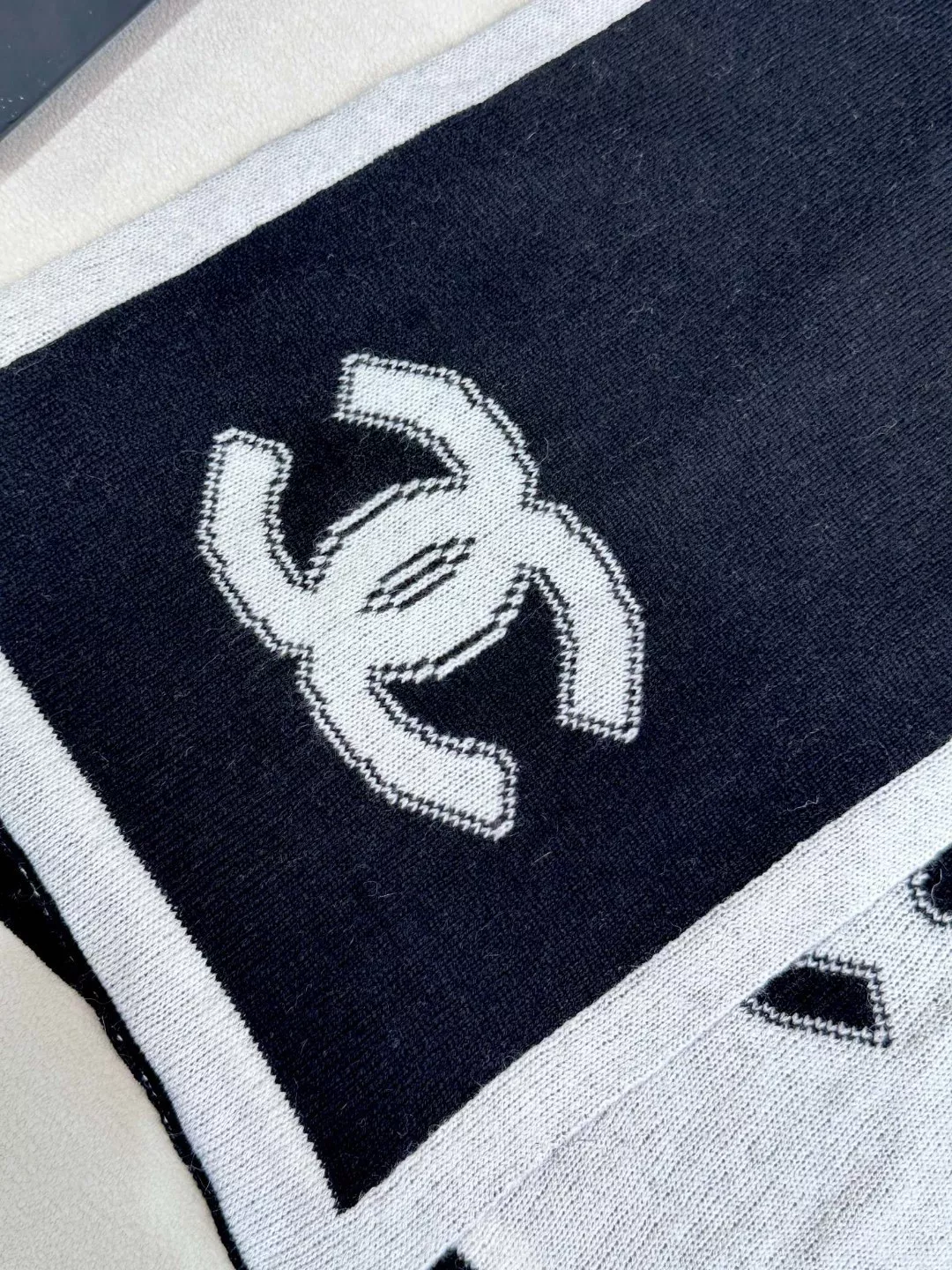 Affordable 4617 Chanel Scarves - Image 5