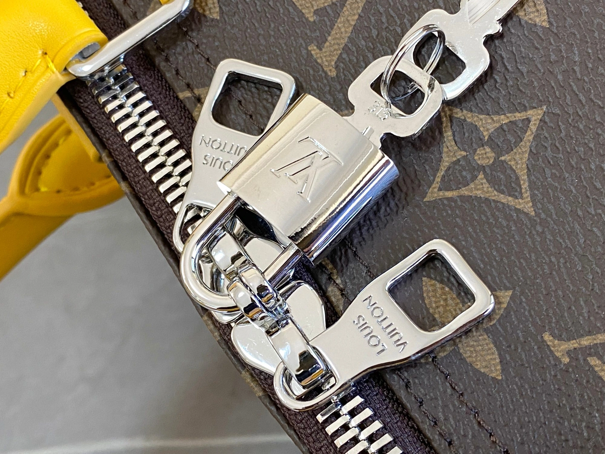 BestValue 6805 Louis Vuitton Travel Bags - Image 5