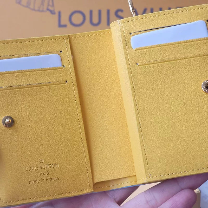 Bold 1687 Louis Vuitton AAA Quality Card Case - Image 4