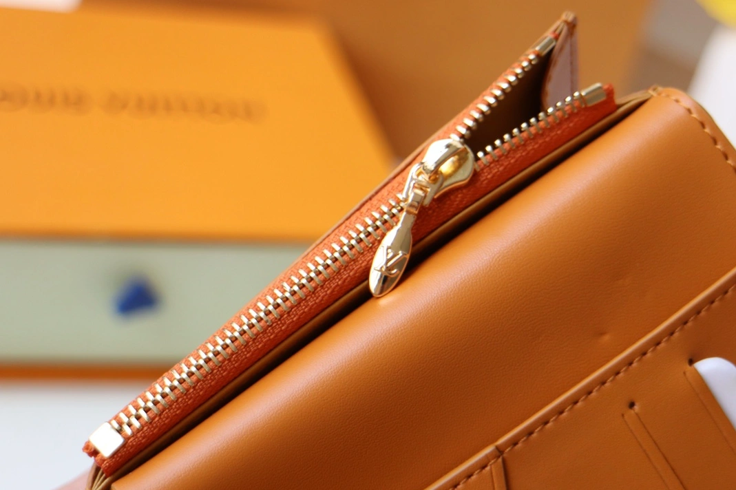 Bold 4336 Louis Vuitton AAA Quality Card Case - Image 7