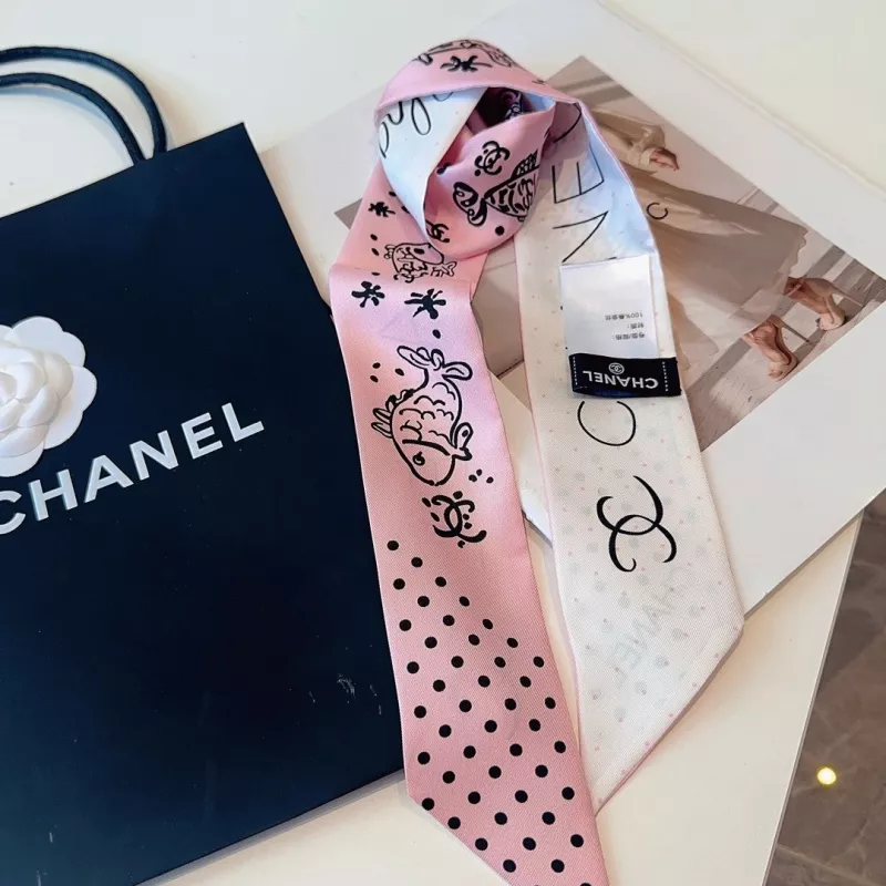 Bold 546 Chanel Silk Scarf - Image 5