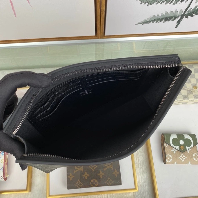 Bold 7027 Louis Vuitton AAA Quality Wallets For Unisex - Image 7