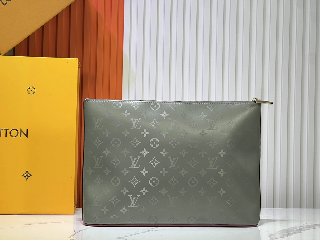 Bold 7173 Louis Vuitton AAA Quality Wallets - Image 4