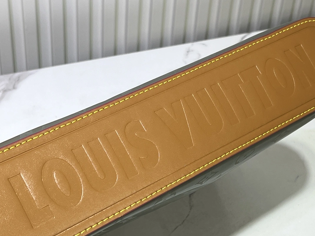 Bold 7173 Louis Vuitton AAA Quality Wallets - Image 7