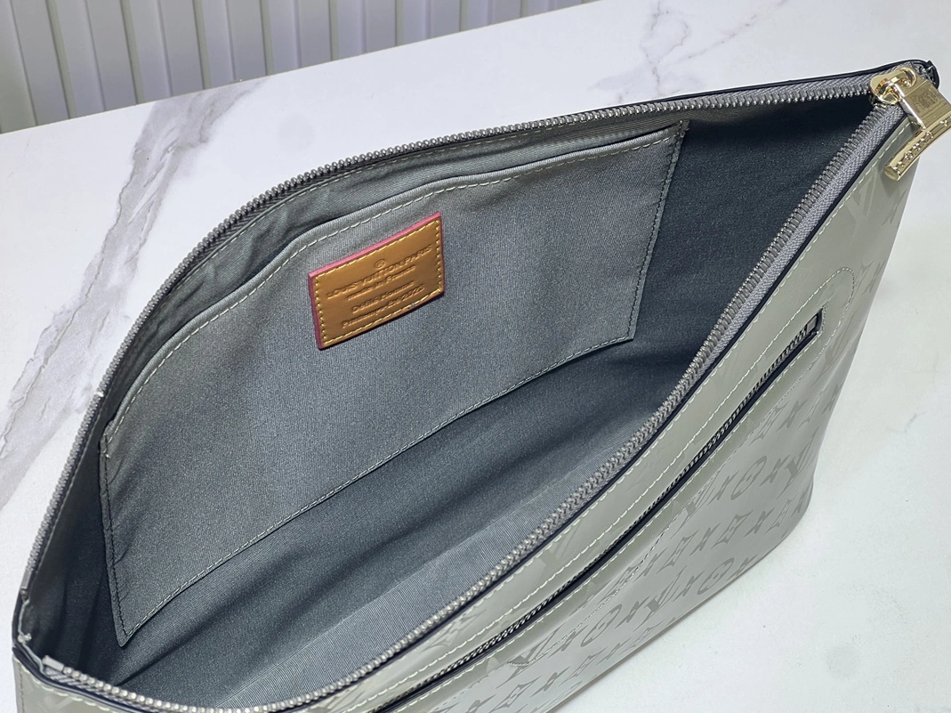 Bold 7173 Louis Vuitton AAA Quality Wallets - Image 8