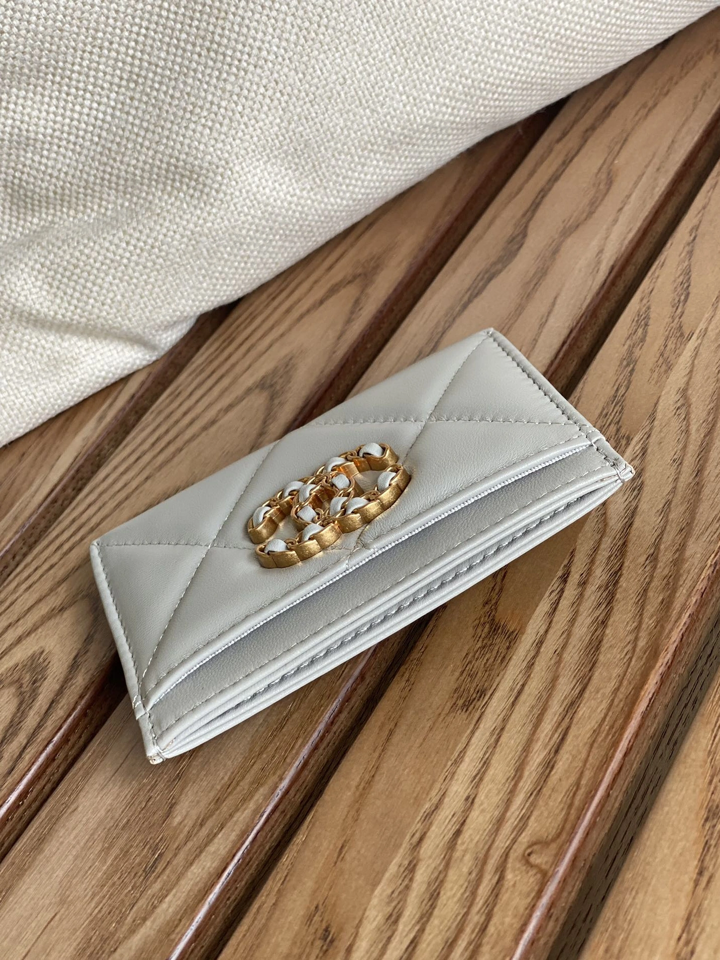 Bold 8573 Chanel Card Case - Image 3