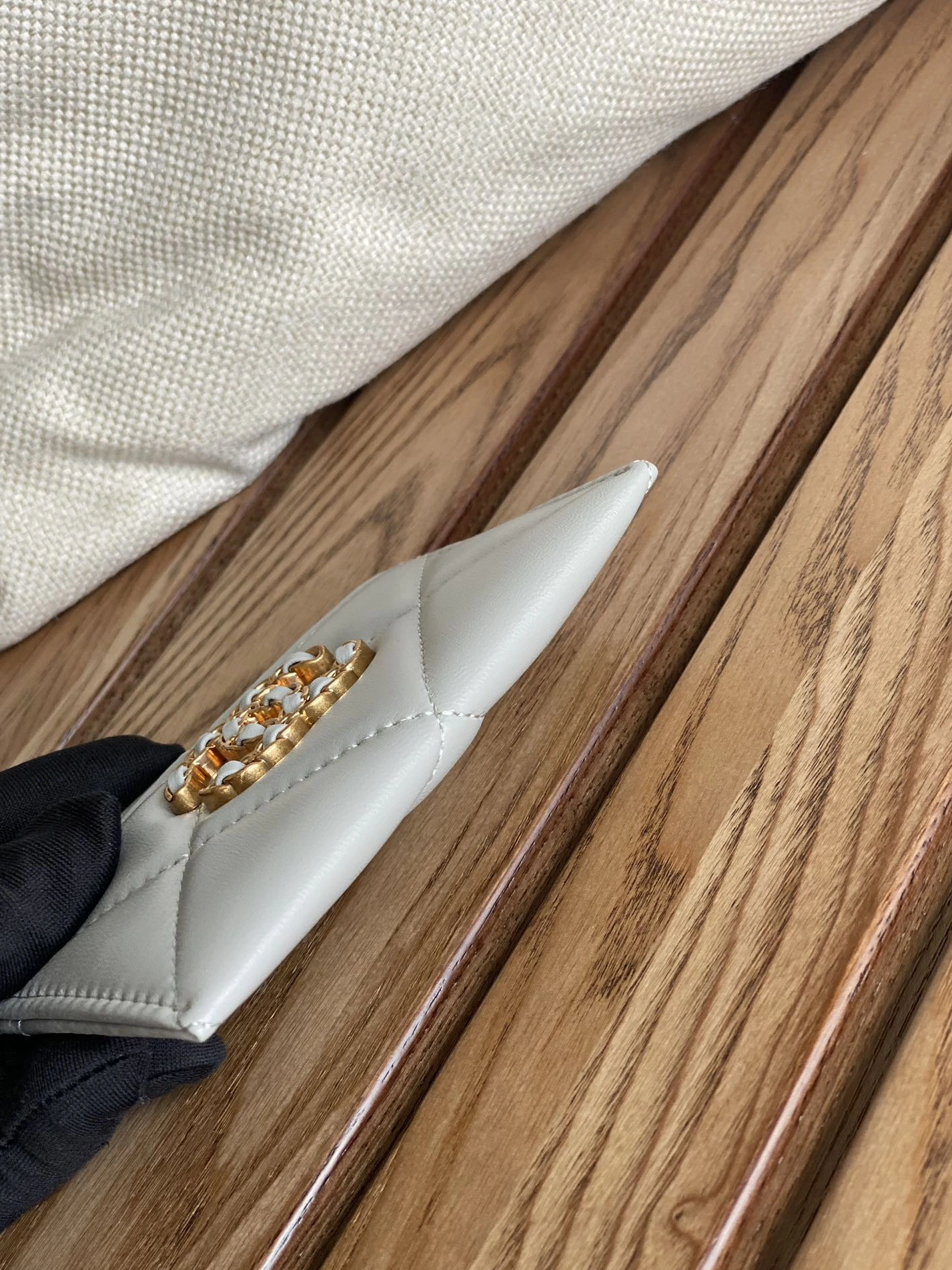 Bold 8573 Chanel Card Case - Image 5