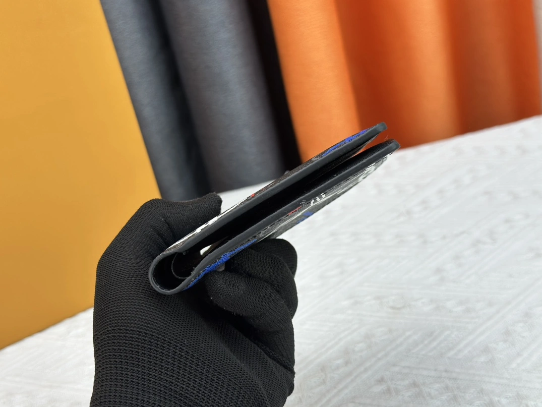 Breathable 388 Louis Vuitton LV Wallets - Image 5