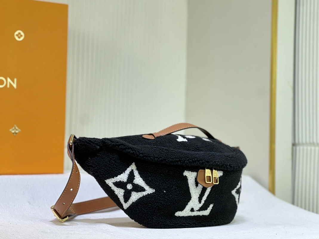 Breathable 4178 Louis Vuitton LV AAA Quality Belt Bags For Women - Image 3