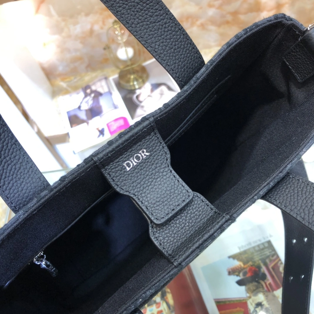 Bright 8026 Christian Dior AAA Man Handbags - Image 8