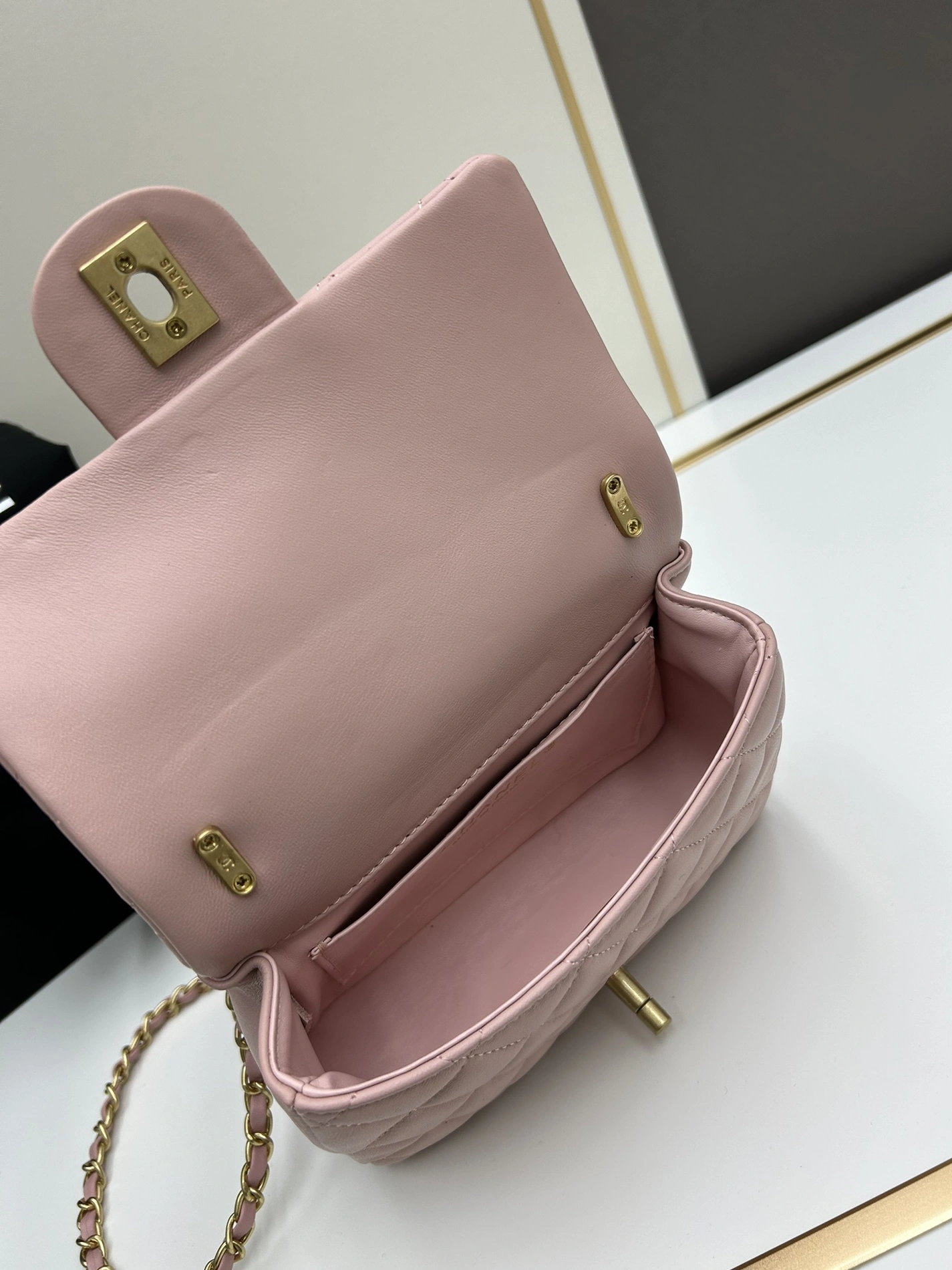 Chanel AAA Quality Messenger Bags For Women Popular 137 - Image 7