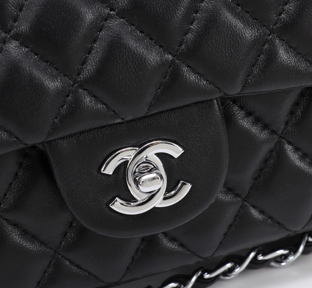Chanel AAA Quality Messenger Bags For Women Trendy 2372 - Image 8