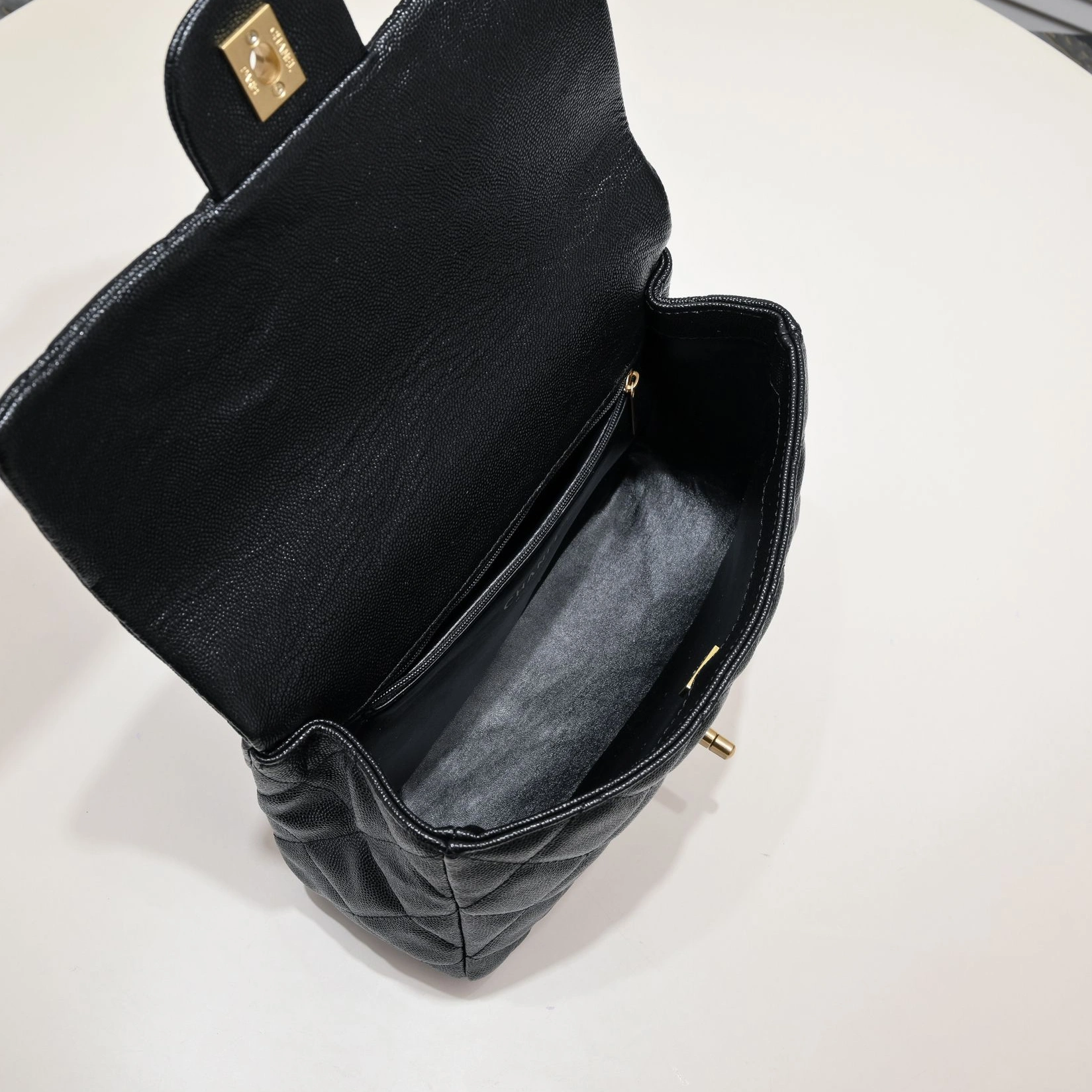 Chanel AAA Quality Messenger Bags For Women WellDesigned 7205 - Image 7