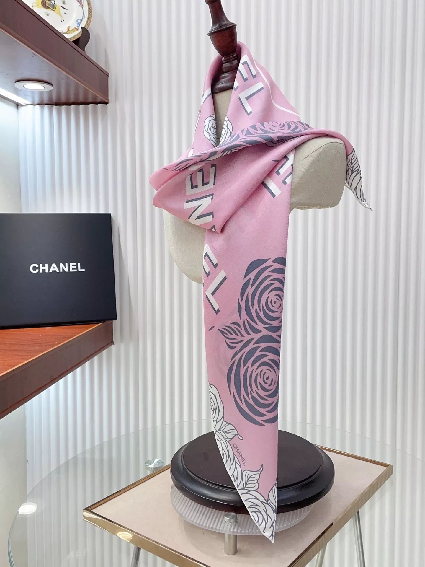 Chanel Silk Squares EasyMatch 4163 - Image 3