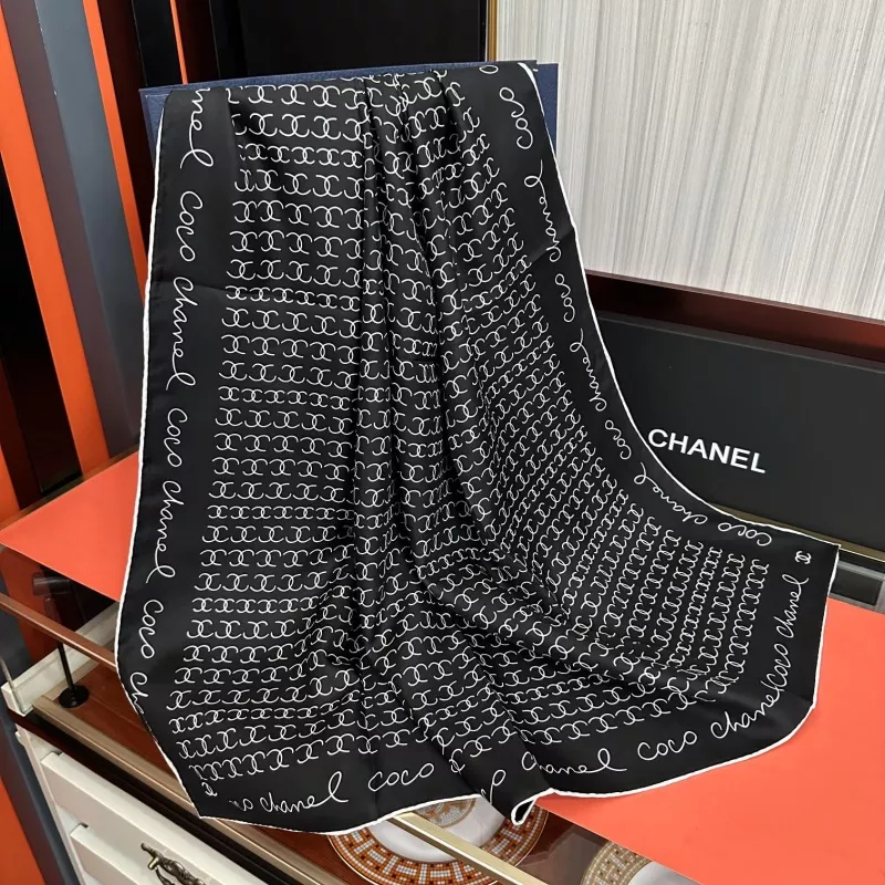 Chanel Silk Squares Practical 6130 - Image 4