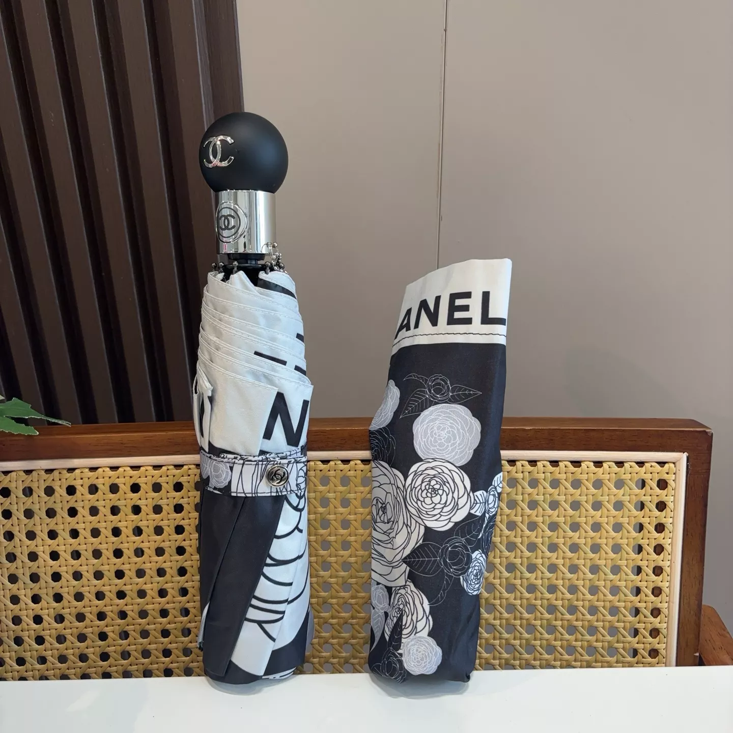 Chanel Umbrellas Compact 3154