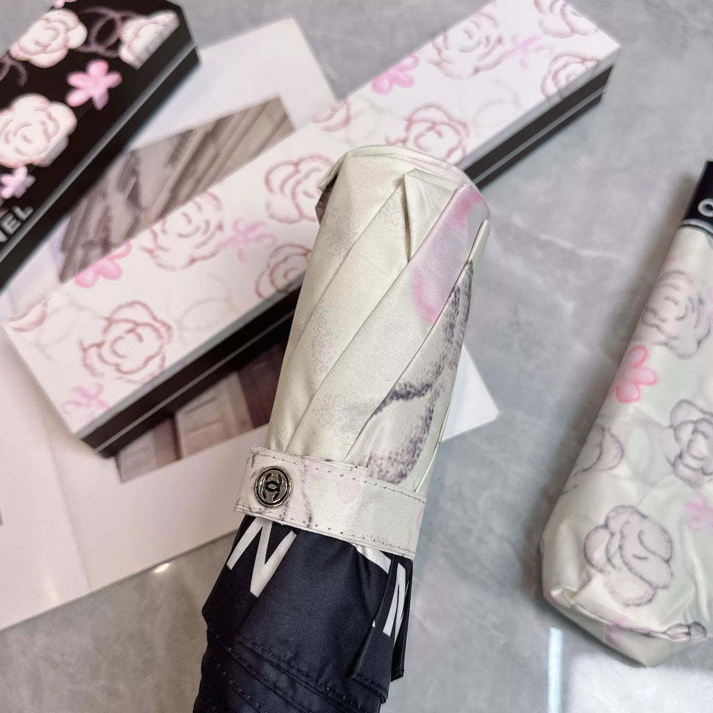 Chanel Umbrellas Resilient 4118 - Image 8