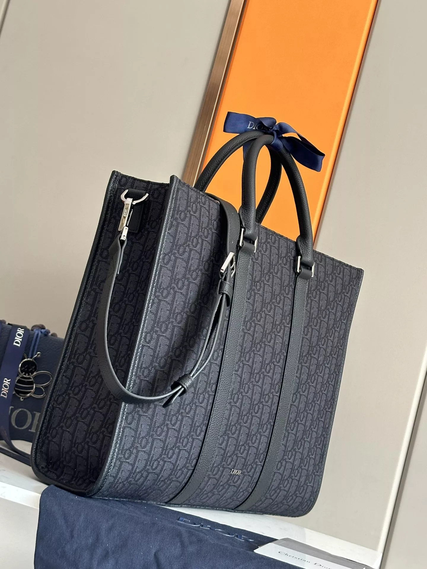 Christian Dior AAA Man Handbags Comfortable 5828