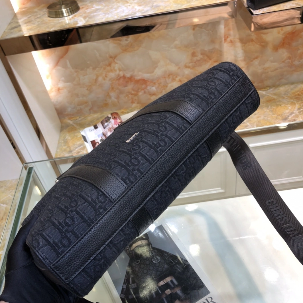 Christian Dior AAA Man Handbags Trendsetting 8396 - Image 5