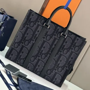 Christian Dior AAA Man Handbags WellDesigned 8681