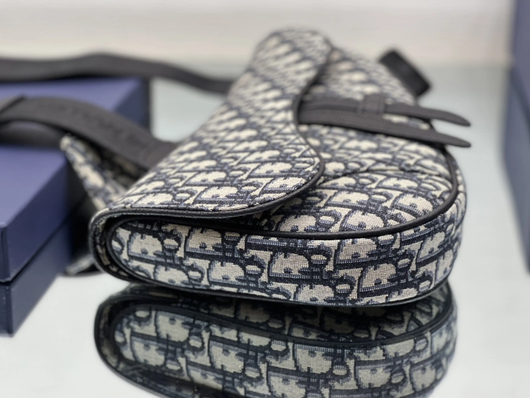 Christian Dior AAA Man Messenger Bags HighQuality 2215 - Image 4