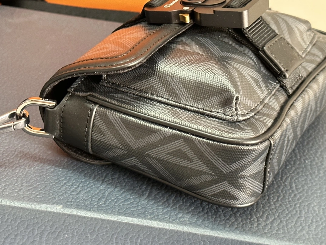 Christian Dior AAA Man Messenger Bags Resilient 1906 - Image 3