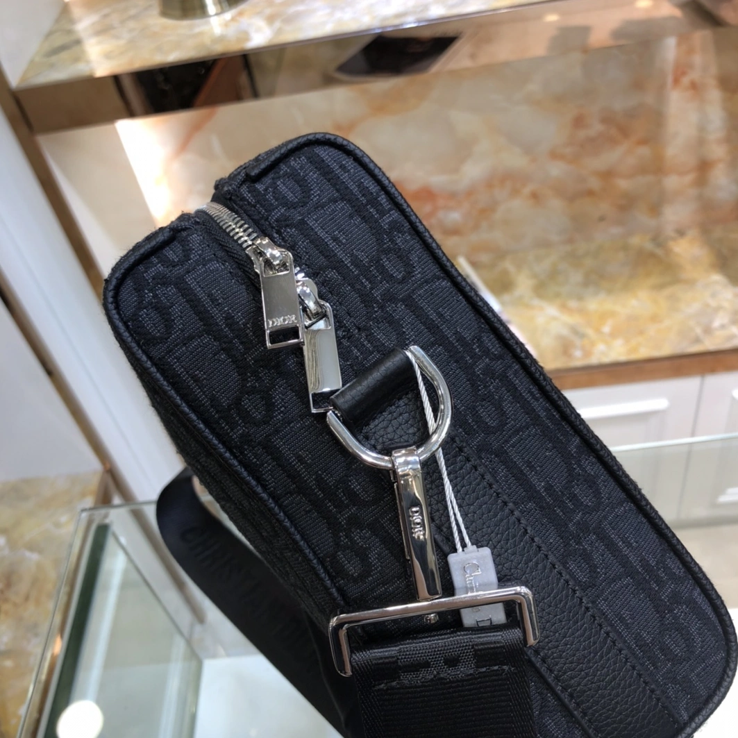 Christian Dior AAA Man Messenger Bags Resilient 3429 - Image 5