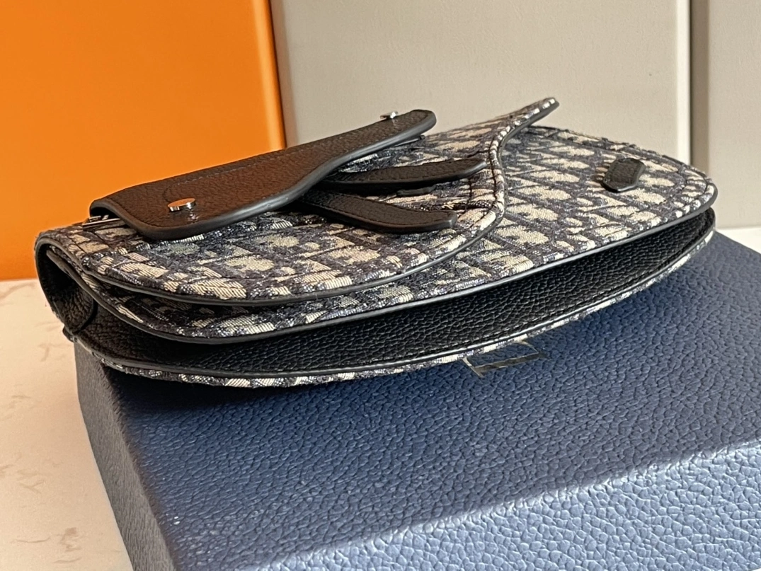 Christian Dior AAA Man Messenger Bags SmartChoice 8256 - Image 4