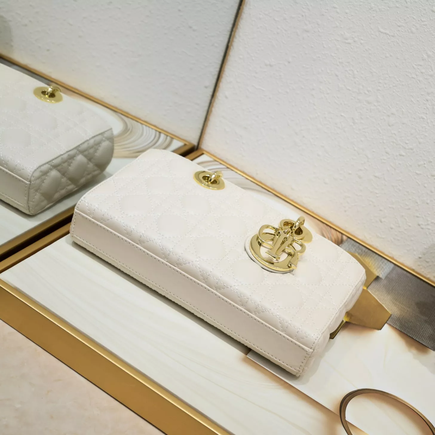 Christian Dior AAA Quality Handbags For Women Fashionable 9703 - Image 4