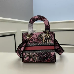 Christian Dior AAA Quality Handbags For Women Sophisticated 7600