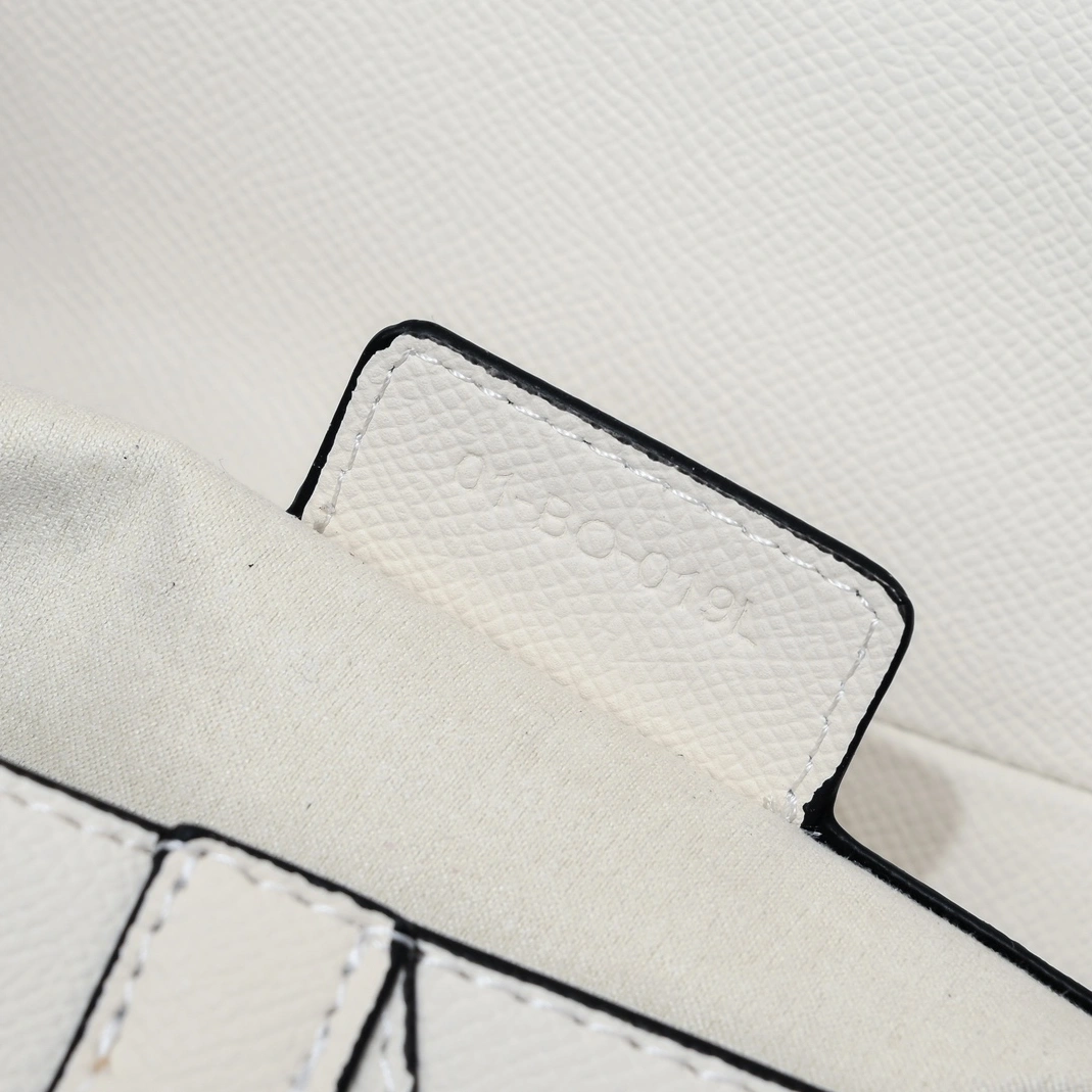 Christian Dior AAA Quality Messenger Bags For Women GoodFit 1943 - Image 8