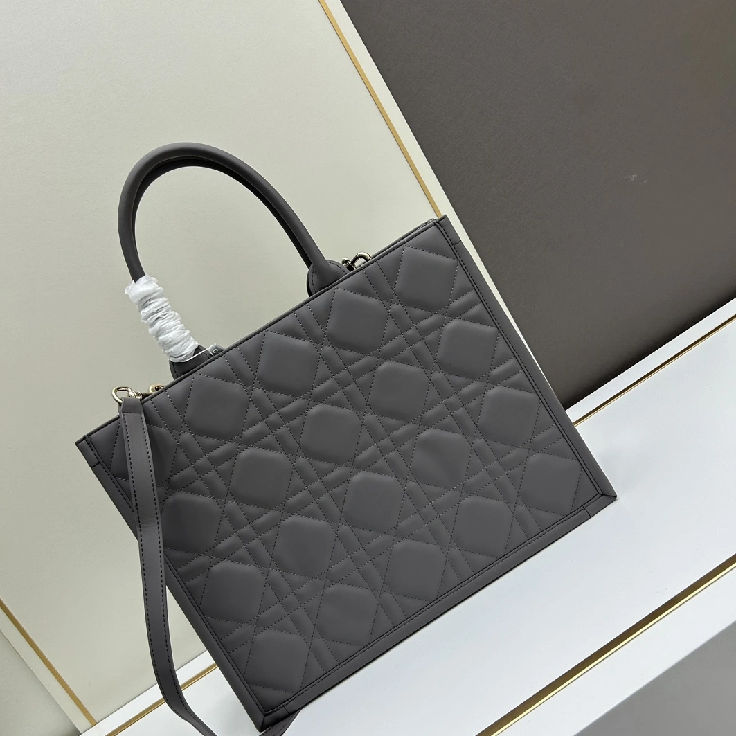 Christian Dior AAA Quality Tote-Handbags For Women Timeless 647 - Image 3