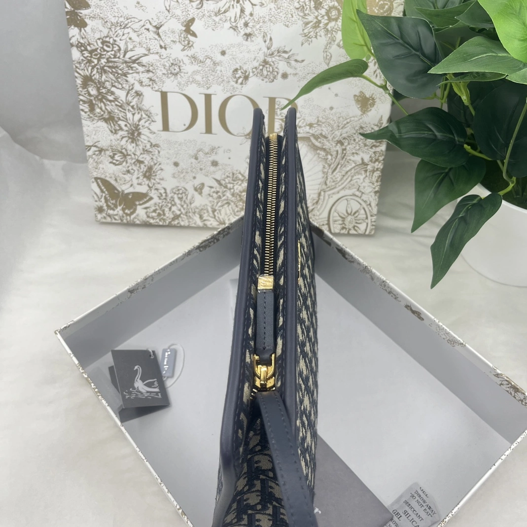 Christian Dior AAA Quality Wallets For Unisex Sleek 1322 - Image 6
