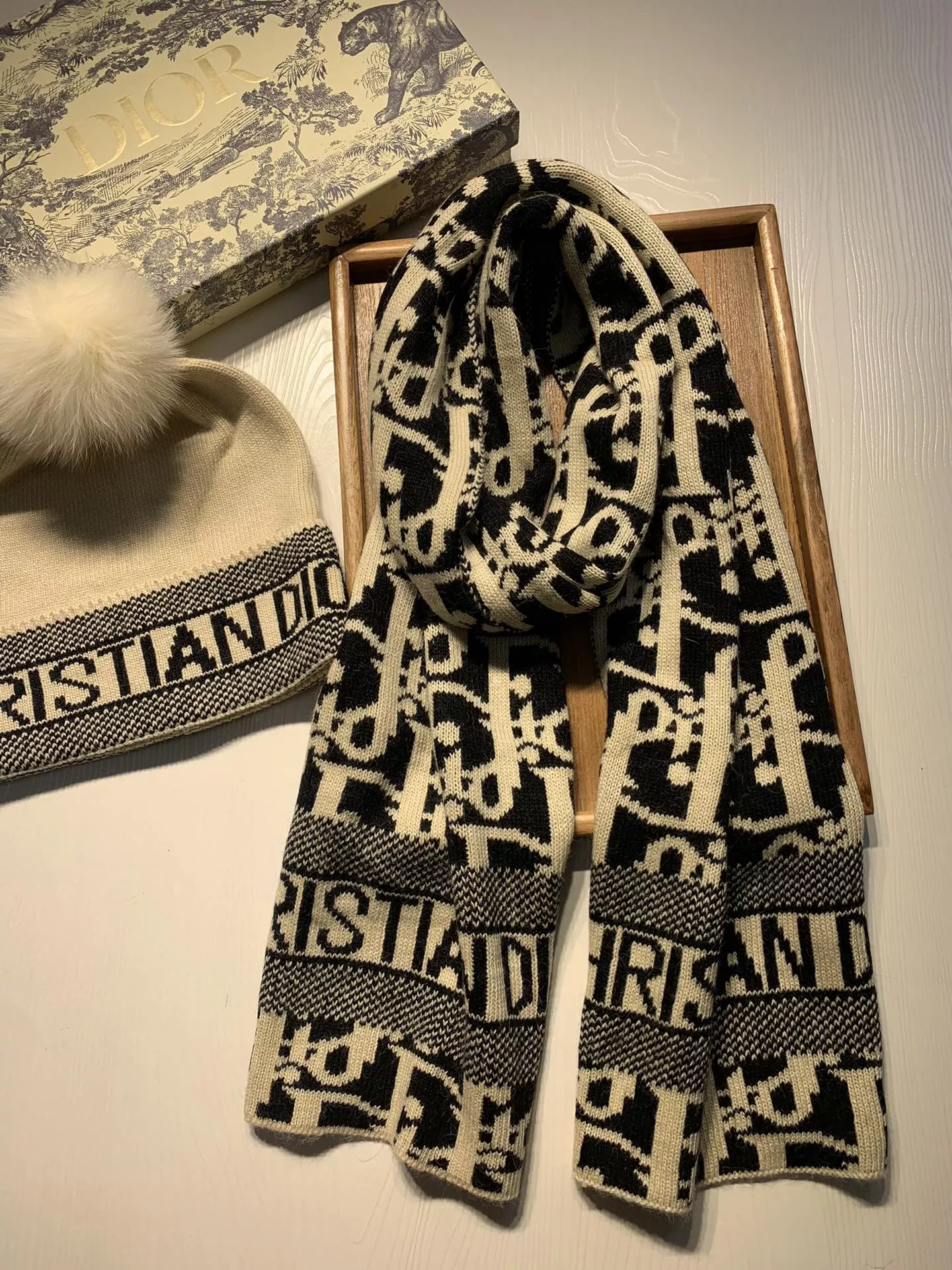 Christian Dior Hat and Scarf Set UrbanStyle 6788 - Image 4