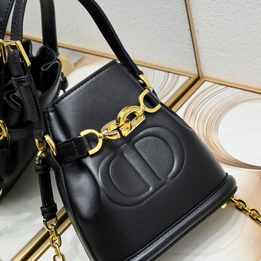 Classic 1077 Christian Dior AAA Quality Messenger Bags For Women - Image 4