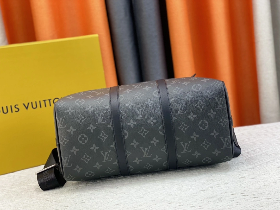 Classic 9519 Louis Vuitton Travel Bags For Unisex - Image 4